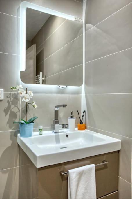 Amazing Apart New Bastille 3 Bedrooms 2 Bathrooms Párizs Kültér fotó